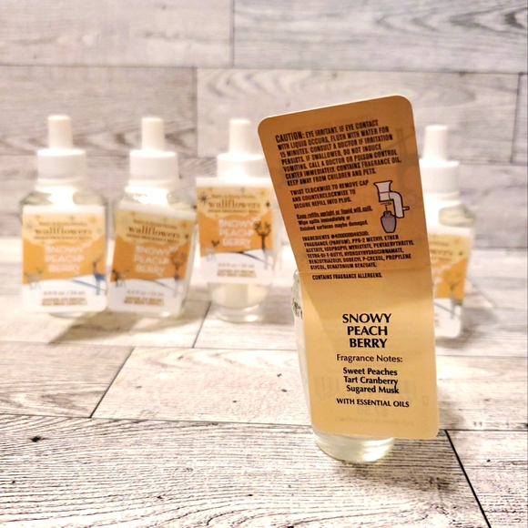 Snowy Peach Berry Wallflower Refills Bundle - Picture 2 of 2